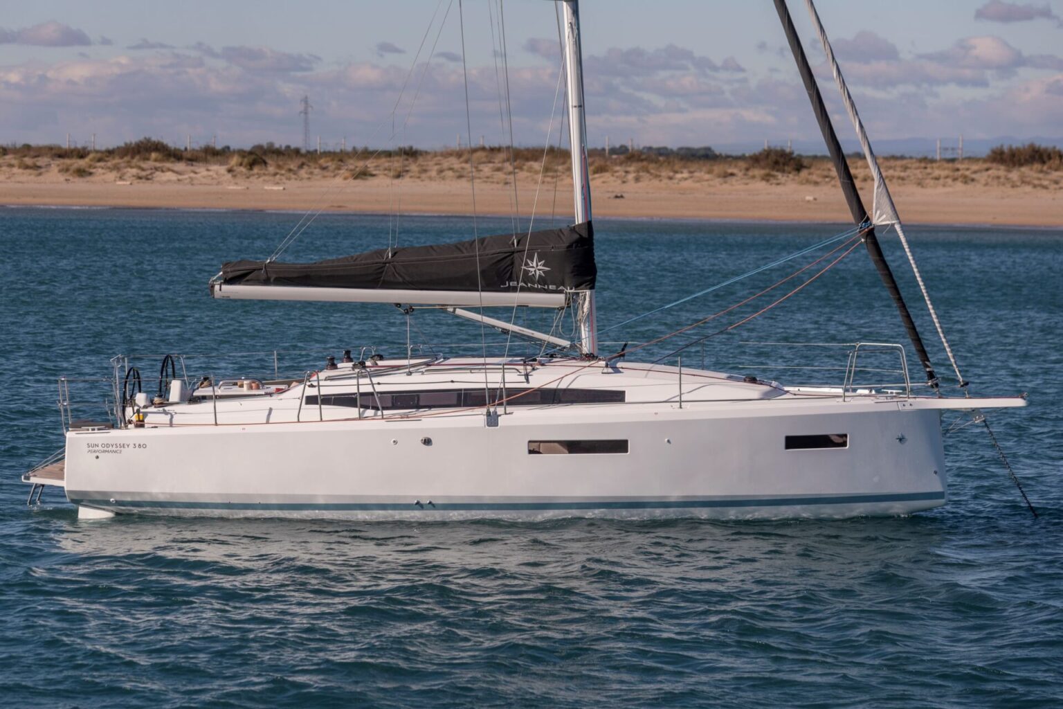 מפרשית JEANNEAU SUN ODYSSEY 380 - סטרים יאכטות 