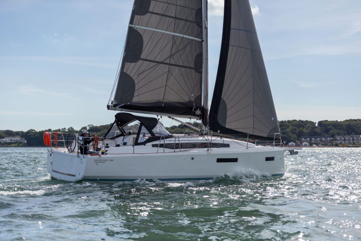 מפרשית JEANNEAU SUN ODYSSEY 380 - סטרים יאכטות 