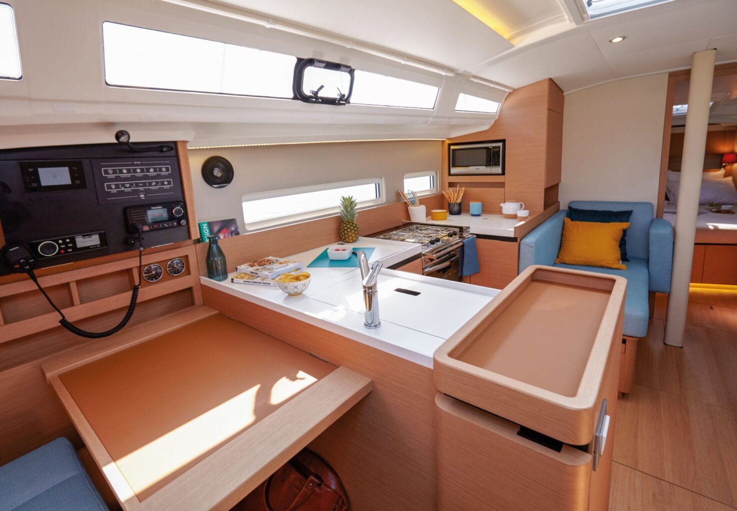 JEANNEAU SUN ODYSSEY 410 - Stream Yachts 