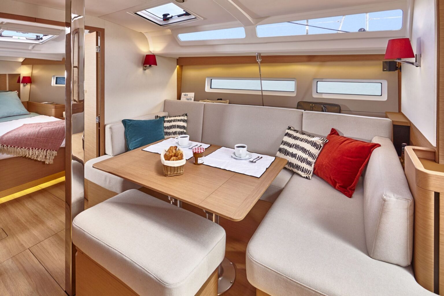 SUN ODYSSEY 440 - Stream Yachts 