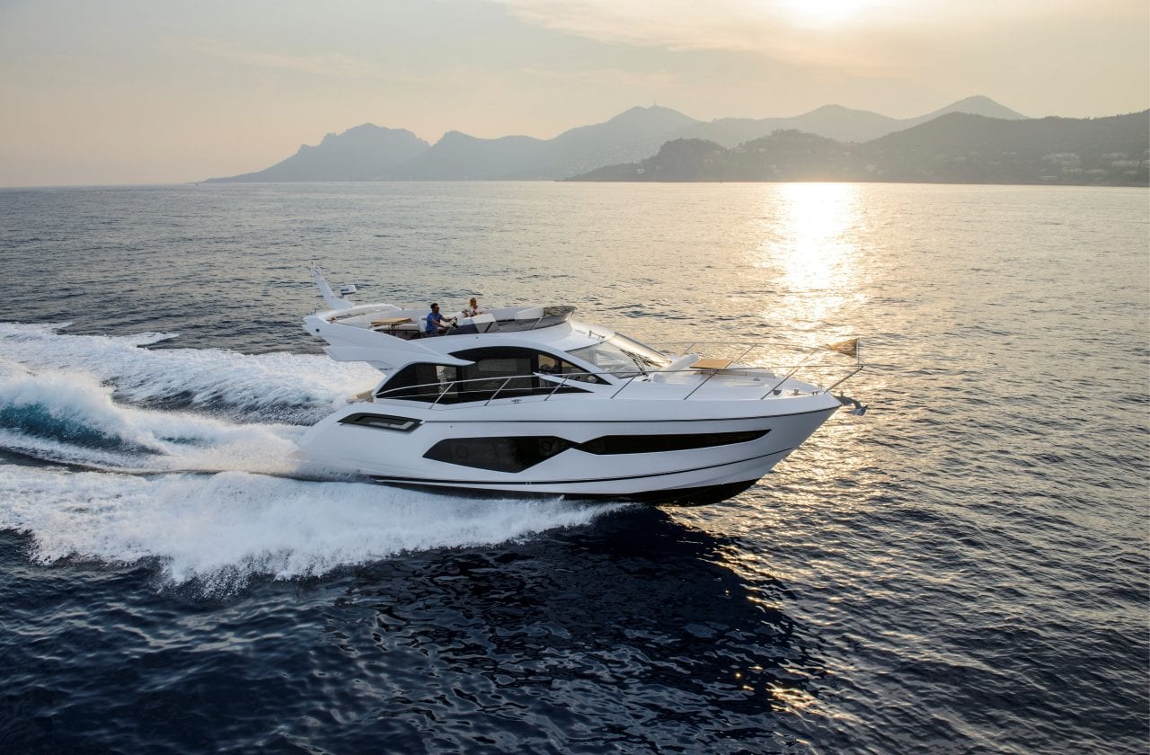 SUNSEEKER MANHATTAN 55 - NEW - סטרים יאכטות 