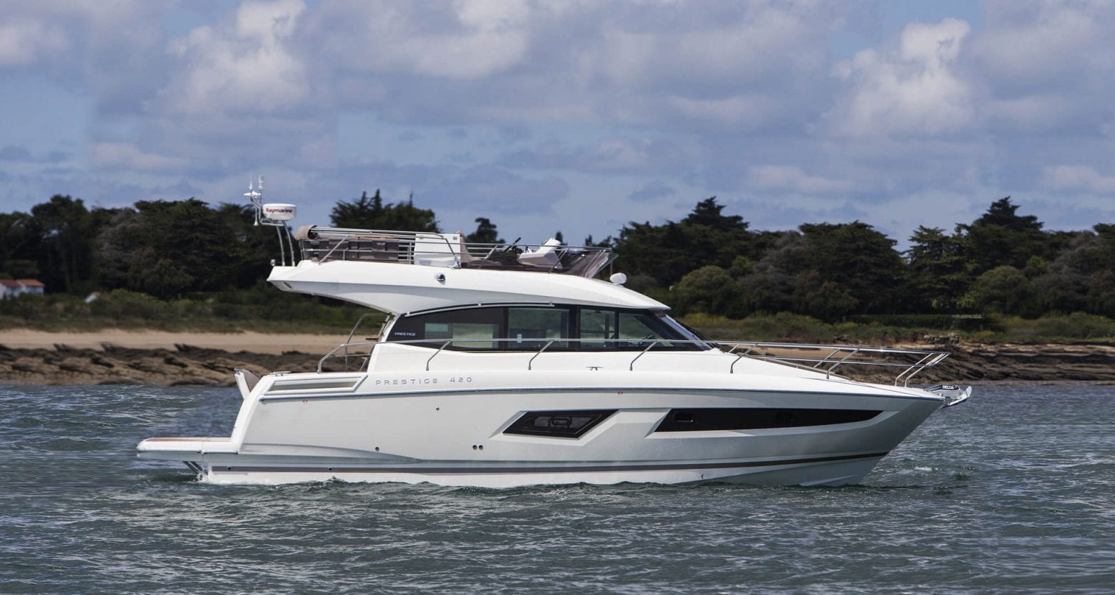 יאכטה Prestige 420 Fly - סטרים יאכטות