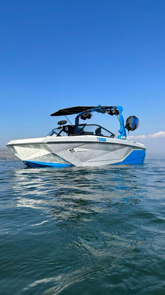 סירת וייקסרף 2022 Nautique G23 - סטרים יאכטות 