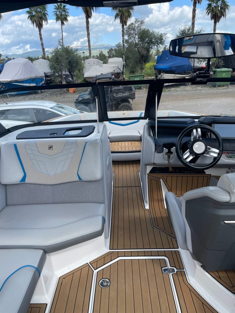 סירת וייקסרף 2022 Nautique G23 - סטרים יאכטות 