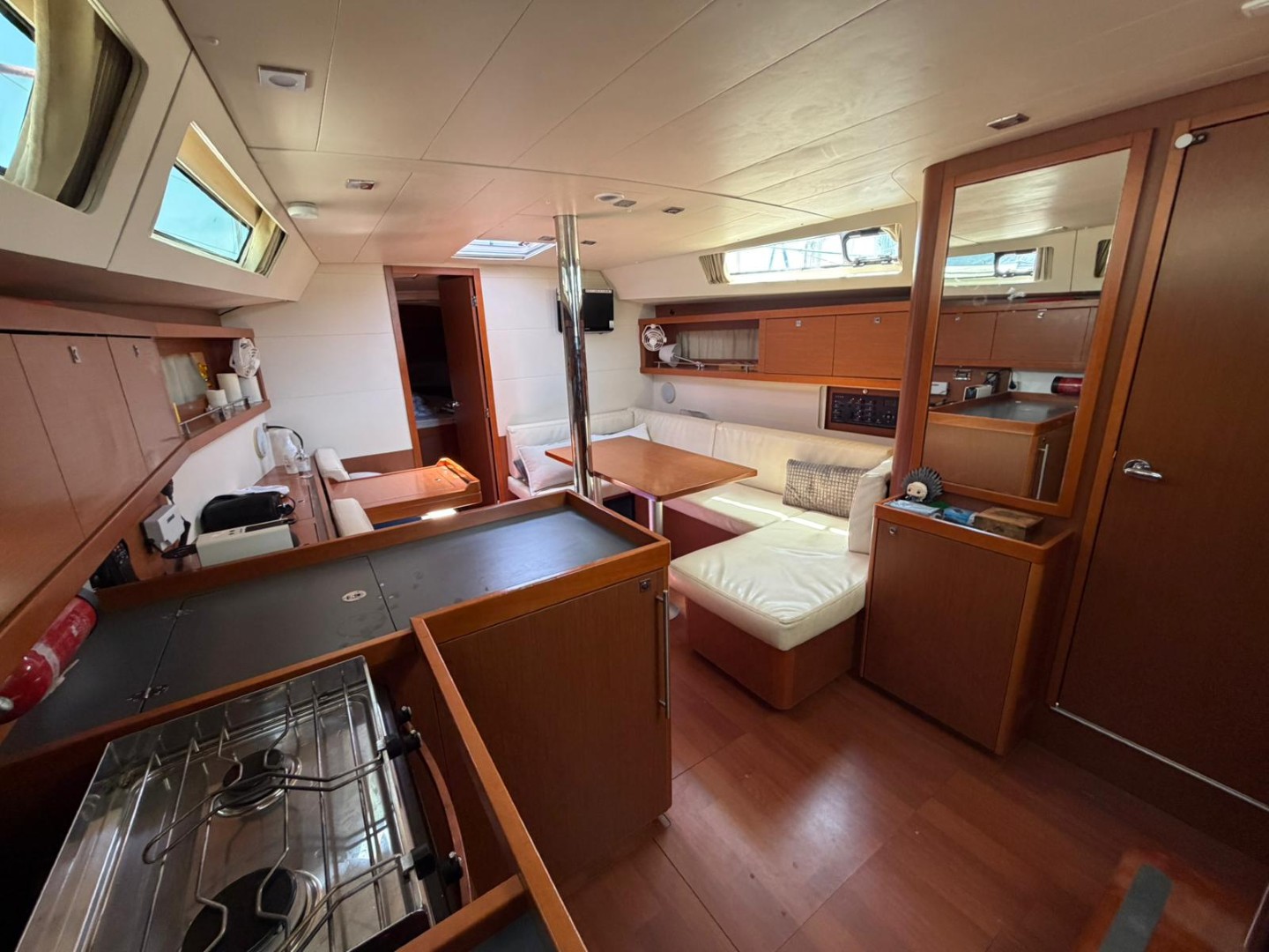 יאכטה מפרשית Beneteau Oceanis 41 שנת 2013 - סטרים יאכטות 