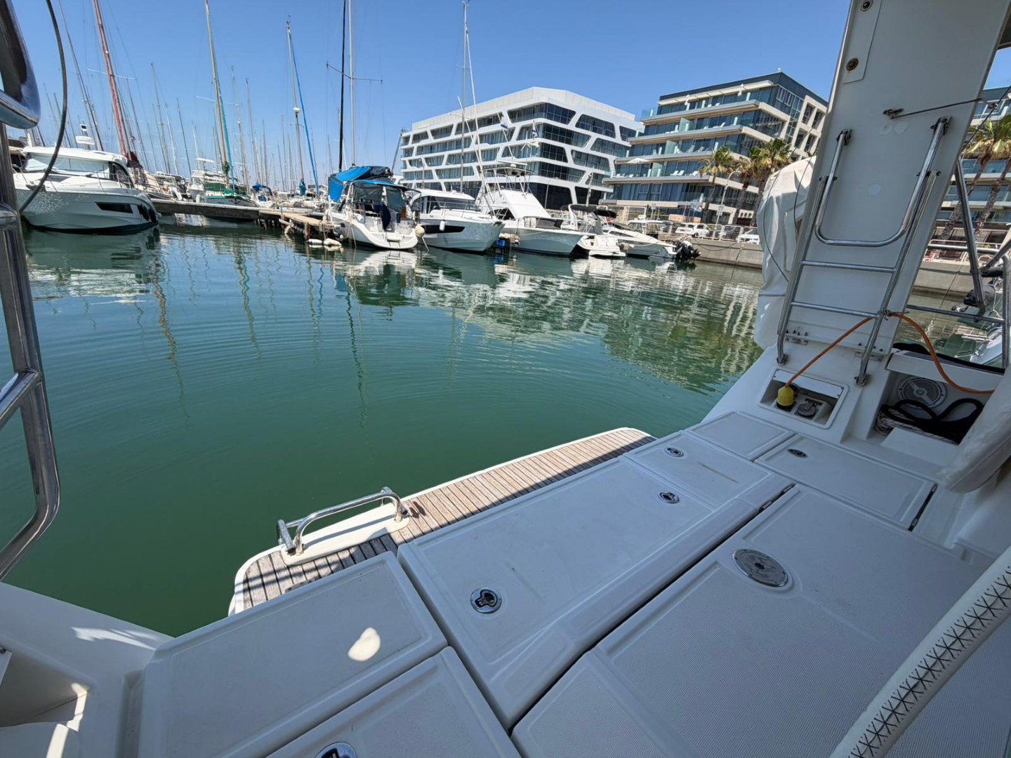 יאכטה מפרשית Beneteau Oceanis 41 שנת 2013 - סטרים יאכטות 