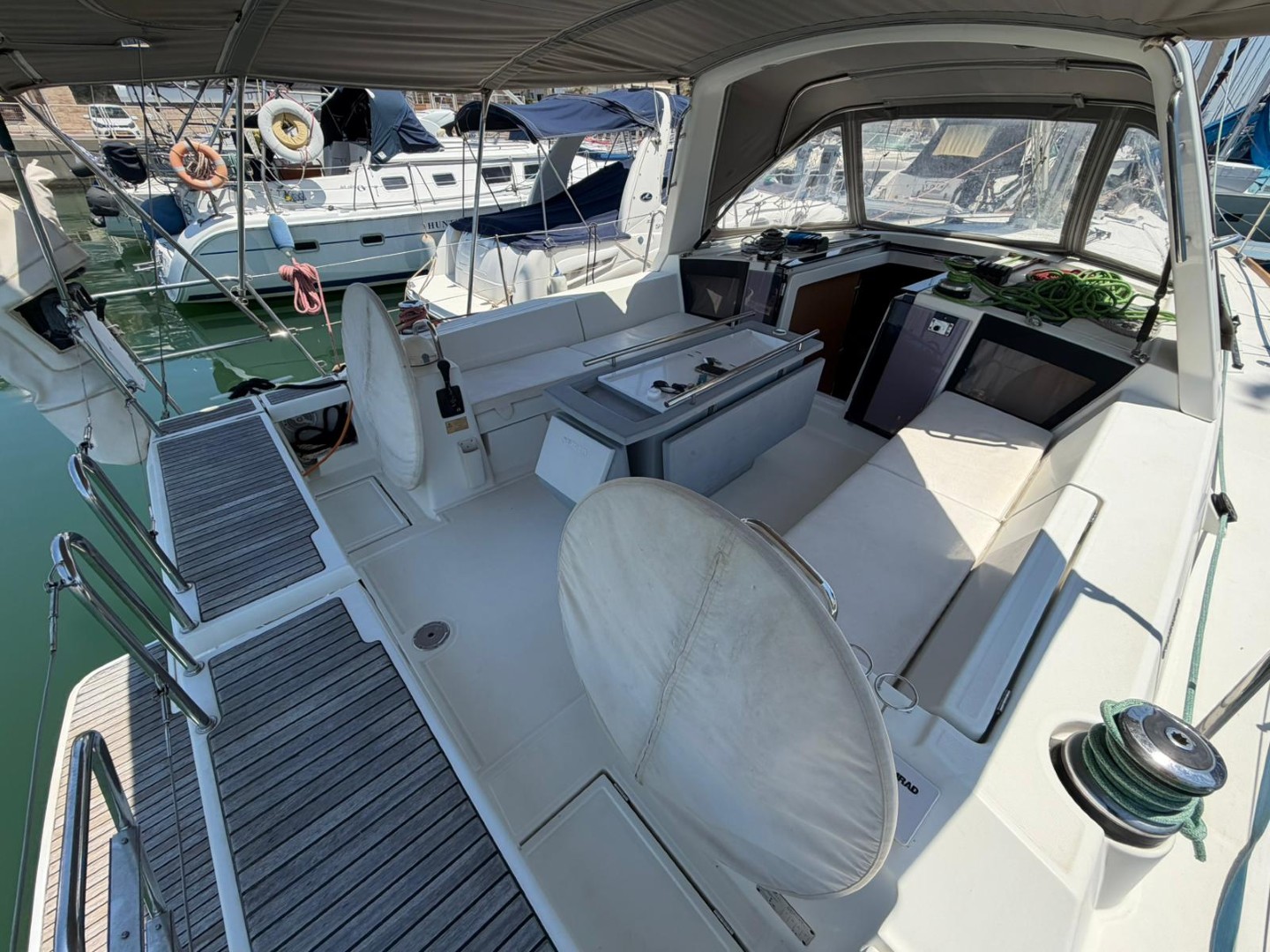 יאכטה מפרשית Beneteau Oceanis 41 שנת 2013 - סטרים יאכטות 