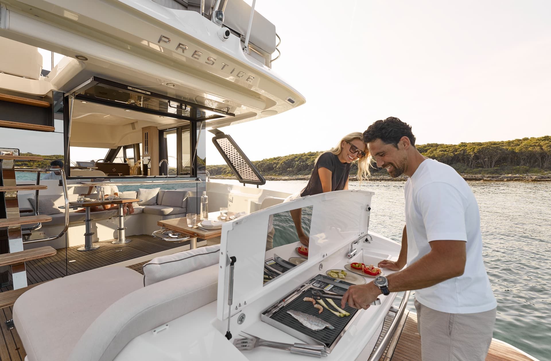 PRESTIGE F4.3- חדש - סטרים יאכטות 