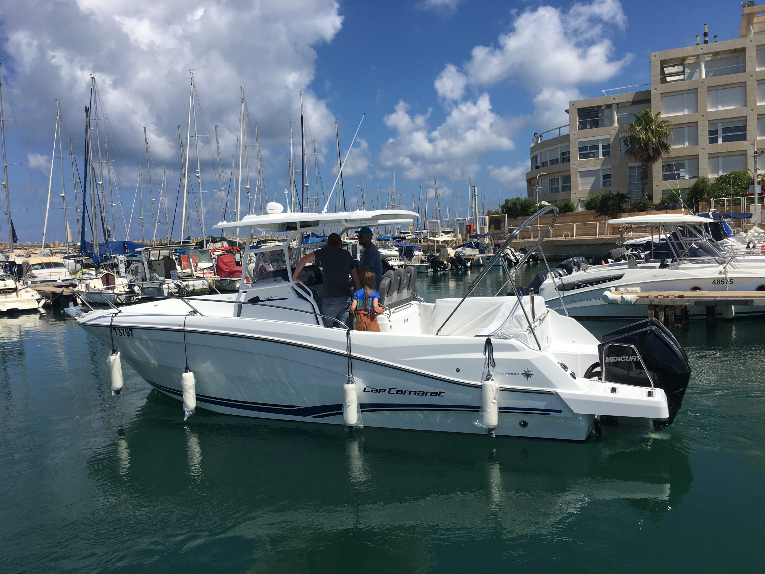 סירת דייג, עוצמה ב' Jeanneau Cap Camarat 9CC שנת 2021 - סטרים יאכטות 