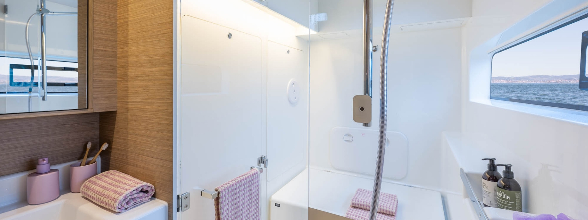 יאכטה קטמרן Lagoon 38- חדש - סטרים יאכטות 