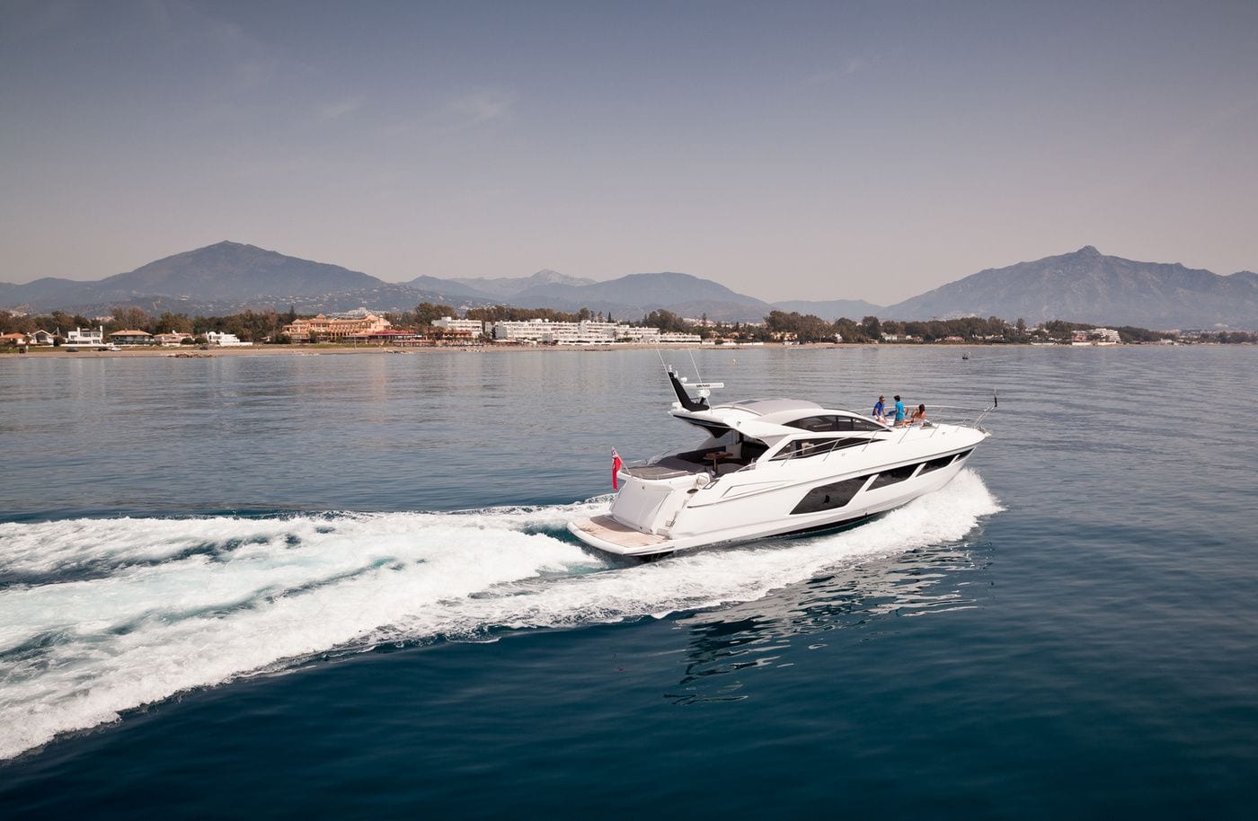 יאכטה Sunseeker Predator 57 - סטרים יאכטות